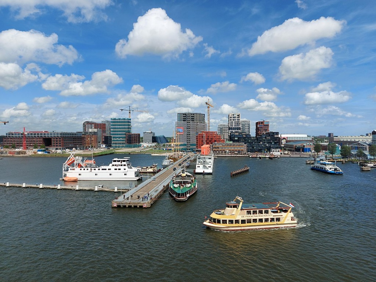 Design a circular business model around port of Amsterdam